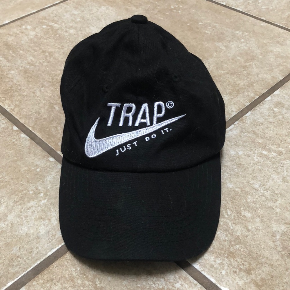 Nike trap hat